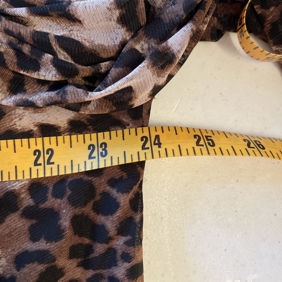 A Love Story Size 1x Lined Flowy Leopard Print Blouse Relaxed Sheer Flowy Arms - Picture 9 of 10